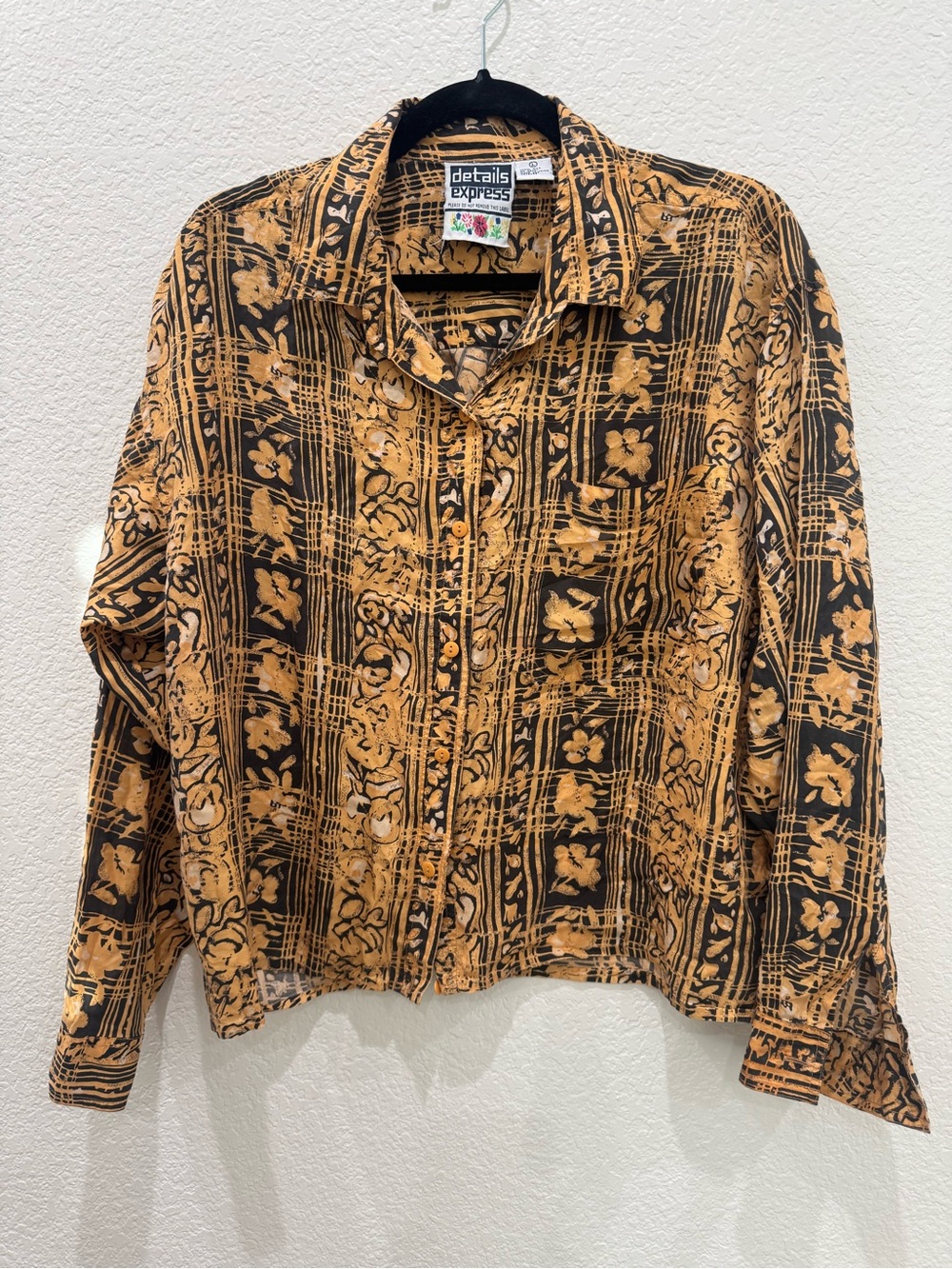 Vintage Details Express 100% Silk Abstract Button Front Blouse